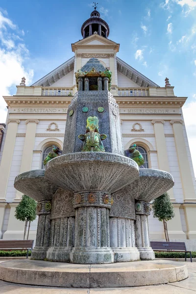 Beautiful Famous Hungarian Fountain Sculpture Zsolnay Factory Old City Pecs — Stock Photo, Image