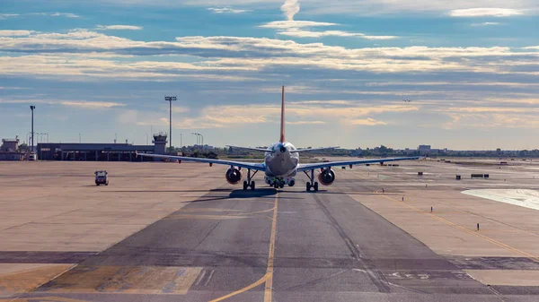 Самолет Аэропорту 715 Венгрия 2018 — стоковое фото