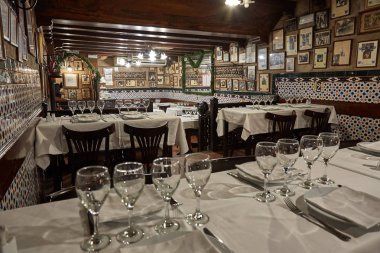 Ünlü geleneksel eski İspanyol restoranı İspanya Barcelona, onun adı Caracol (salyangoz) 12. 09. 2018 İspanya