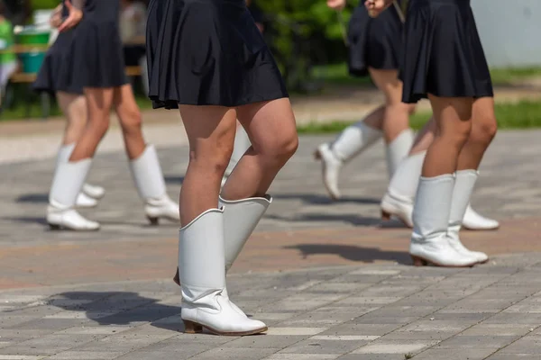 Молодые Девушки Танцуют Группе Majorette Маленькой Деревне Vonyarcvashegy Венгрии Love — стоковое фото