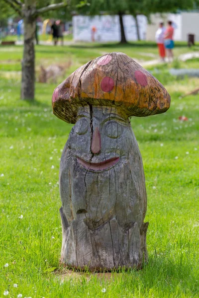 Mooi Gesneden Houten Kolommen Paddestoel Vormen Het Strand Buurt Van — Stockfoto