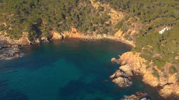 Imágenes Del Dron Sobre Costa Costa Brava Cerca Pequeña Ciudad — Vídeos de Stock