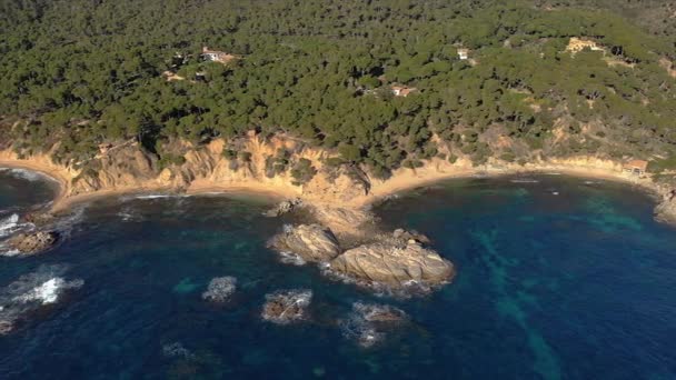 西班牙小镇帕拉莫斯附近的布拉瓦海岸上空的无人机画面 — 图库视频影像