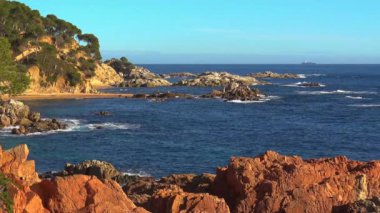 İspanyol Costa Brava kıyı güneşli gün