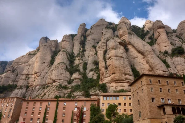 Вид Знаменитый Католический Монастырь Монсеррат Фоне Круглых Скал Каталония — стоковое фото