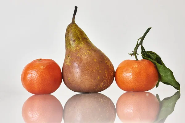 Tree Fruits White Background Pear Oranges — Stock Photo, Image