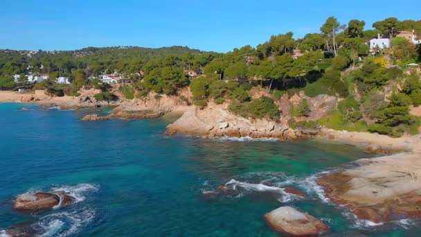 Imagens Drones Sobre Costa Costa Brava Perto Pequena Aldeia Sant — Vídeo de Stock