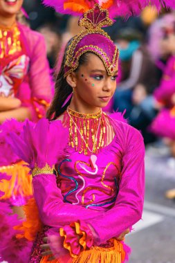 Geleneksel karnaval bir İspanyol Katalonya Palamos kasabasında. Birçok kişi kostüm ve ilginç makyaj. 03. 01. 2019 İspanya