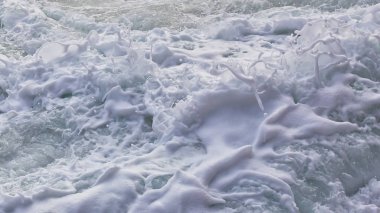 Su yüzeyini kapatın.