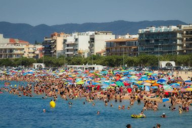 İspanya, 15 Costa Brava (köy Sant Antoni de Calonge) sahilde. 07. 2017 İspanya
