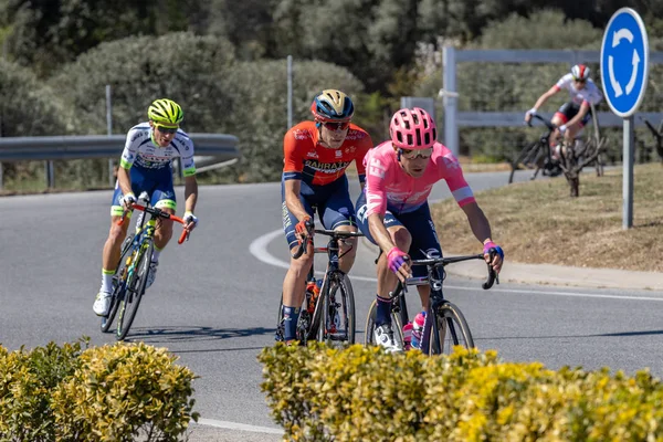 Competidores del Volta Road Cycling en Cataluña en la etapa 3 (de Sant Feliu de Guixols a Vallter 200) 27. 03. España 2019 — Foto de Stock