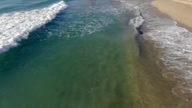 İspanyol Costa Brava Beach'te şehrin Palamos üzerinde görüntüleri robot 