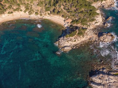 Hava manzara resmi gelen İspanyol Costa Brava şehrin Palamos güneşli bir günde