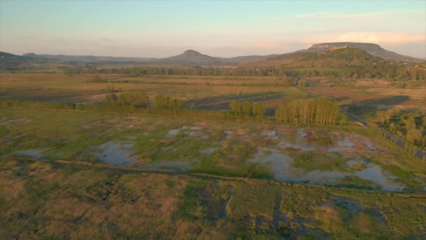 Bel Drone Filmato Del Paesaggio Del Tramonto Vicino Lago Balaton — Video Stock