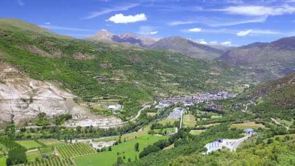 Grande Bella Valle Pirenei Spagnoli Fiume Noguera Pallaresa Vicino Villaggio — Video Stock