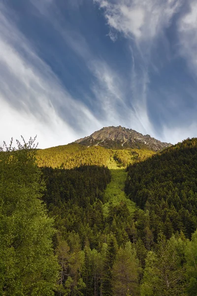 O belo Parque Nacional Aiguestortes i Estany de Sant Maurici da montanha dos Pirinéus espanhóis na Catalunha — Fotografia de Stock