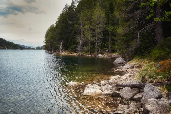 Le magnifique parc national des Aiguestortes i Estany de Sant Maurici des Pyrénées espagnoles en Catalogne — Photo