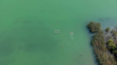 Macaristan Balaton Gölü Yüzme insanlardan hava drone resim