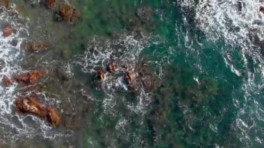 Şehir Palamos yakınında Costa Brava kıyı havadan manzara görüntüleri