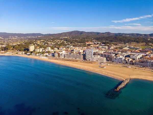 Vzdušný obraz na krajině v Costa Brava, přístavní město Palamos — Stock fotografie