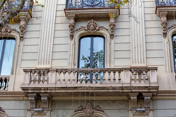 Interessante balkons van Barcelona in Spanje — Stockfoto