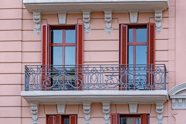Zajímavé balkony z Barcelony ve Španělsku — Stock fotografie