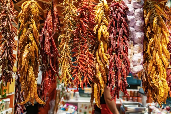 Pimentón seco en un mercado húngaro — Foto de Stock