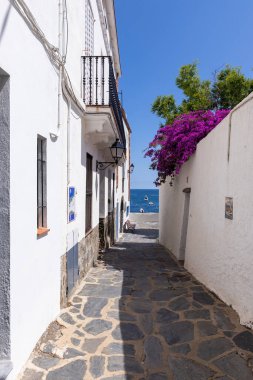 İspanya 'nın Katalonya bölgesindeki Costa Brava' daki güzel küçük kasaba kadavralarının ayrıntıları