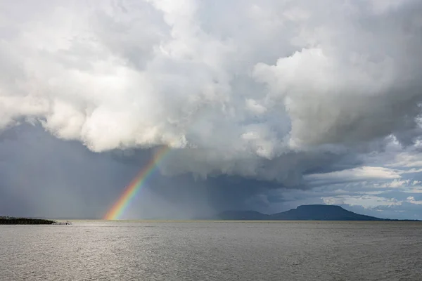 Arco Iris Sobre Lago Balaton Hungría Verano — Foto de Stock