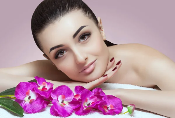 Portrait Beautiful Woman Spa Salon Front Beauty Treatment Professional Skin — Stock Photo, Image