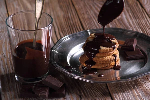 Süßigkeiten Und Desserts Schokolade Und Kekse Auf Holztisch — Stockfoto