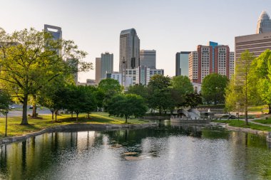 Charlotte, Nc - 18 Nisan 2018: Şehir manzarası Charlotte Kuzey Carolina Marshall Park