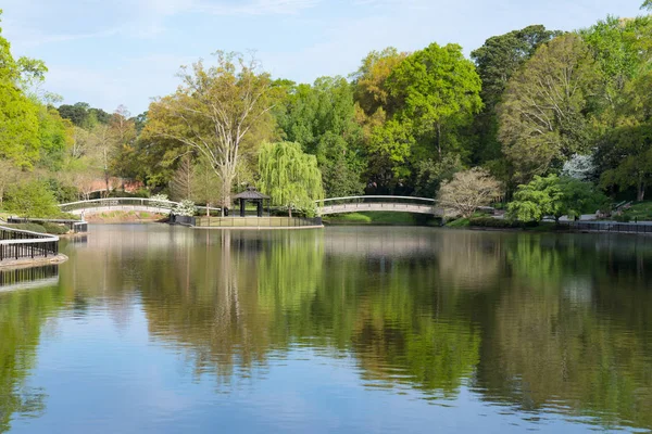 Köprüler Üzerinde Göl Pullen Park Raleigh North Carolina — Stok fotoğraf