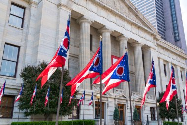 Ohio Devlet bayraklar Capitol Square Columbus, Ohio Eyalet başkenti