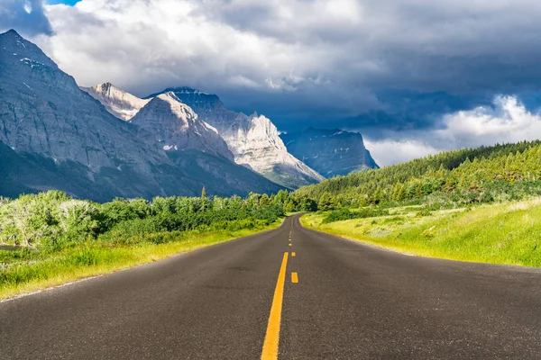 Long Route Menant Soleil Dans Les Montagnes Rocheuses Montana Dans — Photo