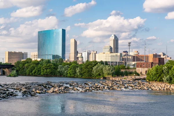 Skyline Der Stadt Indianapolis Entlang Des Weißen Flusses — Stockfoto