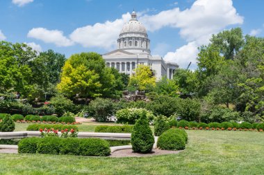 Jefferson City, Missouri'deki Missouri State Capital binasının cephe