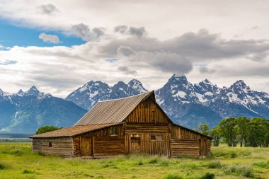 Tarihi T.A. Moulton ahır Grand Teton Milli Parkı, Wyoming Mormon satır boyunca