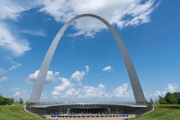 Louis June 2018 Louis Gateway Arch Visitors Center Missouri Blue — Stock Photo, Image