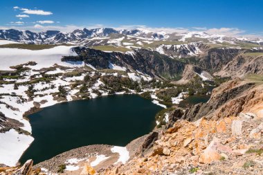 İki Yataklı göl Beartooth dağlarda, Wyoming