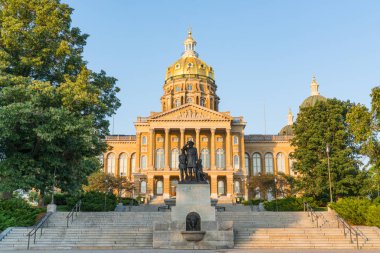 Des Moines, IA - 11 Temmuz 2018: Cephe Iowa State Capitol binası Des Moines, Iowa