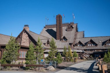 Old Faithful Inn