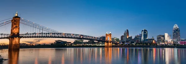 Cincinnati nacht Skyline — Stockfoto