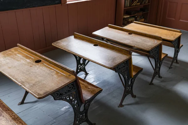Old Desks in Schoolhouse Classrom — Stock Photo, Image