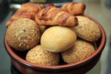 Taze mini boy veya kahvaltı masası lokma ekmek çeşitleri