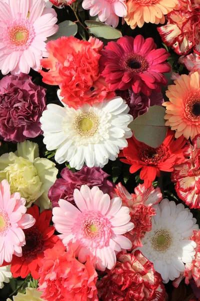 Gemischtes Gesteck Verschiedene Gerber Verschiedenen Farben Für Eine Hochzeit — Stockfoto