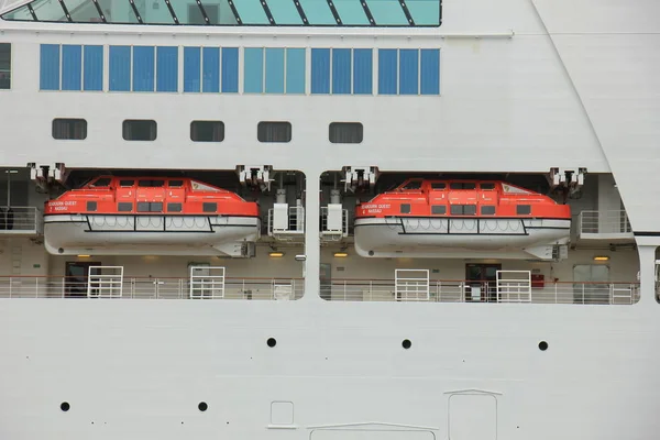 Velsen 梅第十 2016 在北海运河 Seabourn 巡航线操作的 Seabourn 安全容器细节 — 图库照片