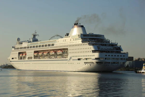 Velsen Niederlande Oktober 2017 Kreuzfahrtkolumne Seereisen Auf Dem Nordseekanal Richtung — Stockfoto