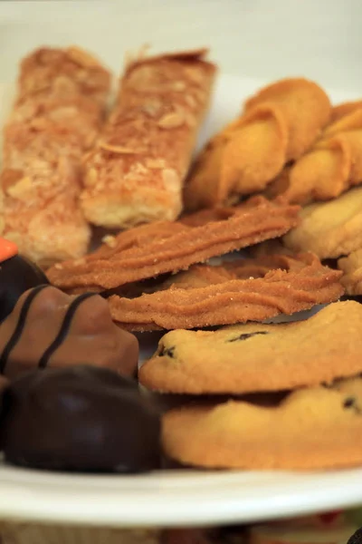 Deliciosos Chocolates Galletas Una Bandeja Servicio Buffet Bodas — Foto de Stock