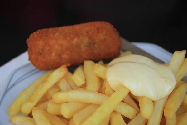 Frites Néerlandaises Mayonnaise Croquette Farcies Viande — Photo